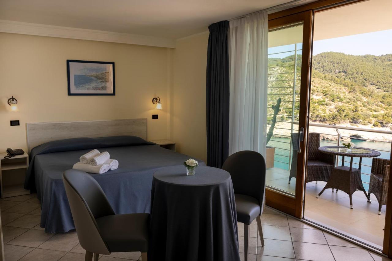 Pugnochiuso Resort Hotel Del Faro Vieste Bagian luar foto