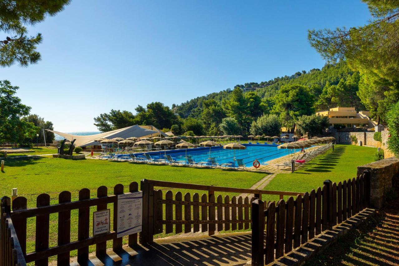 Pugnochiuso Resort Hotel Del Faro Vieste Bagian luar foto