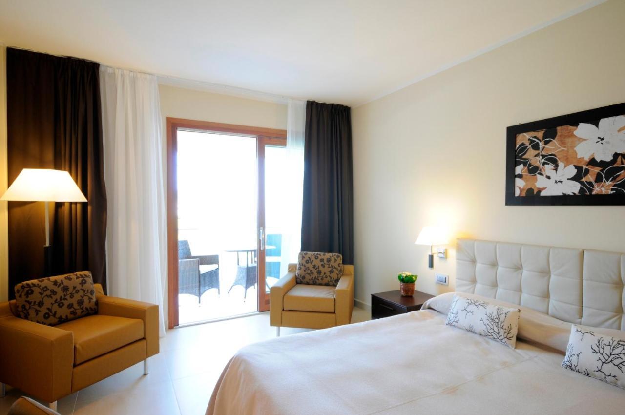 Pugnochiuso Resort Hotel Del Faro Vieste Bagian luar foto