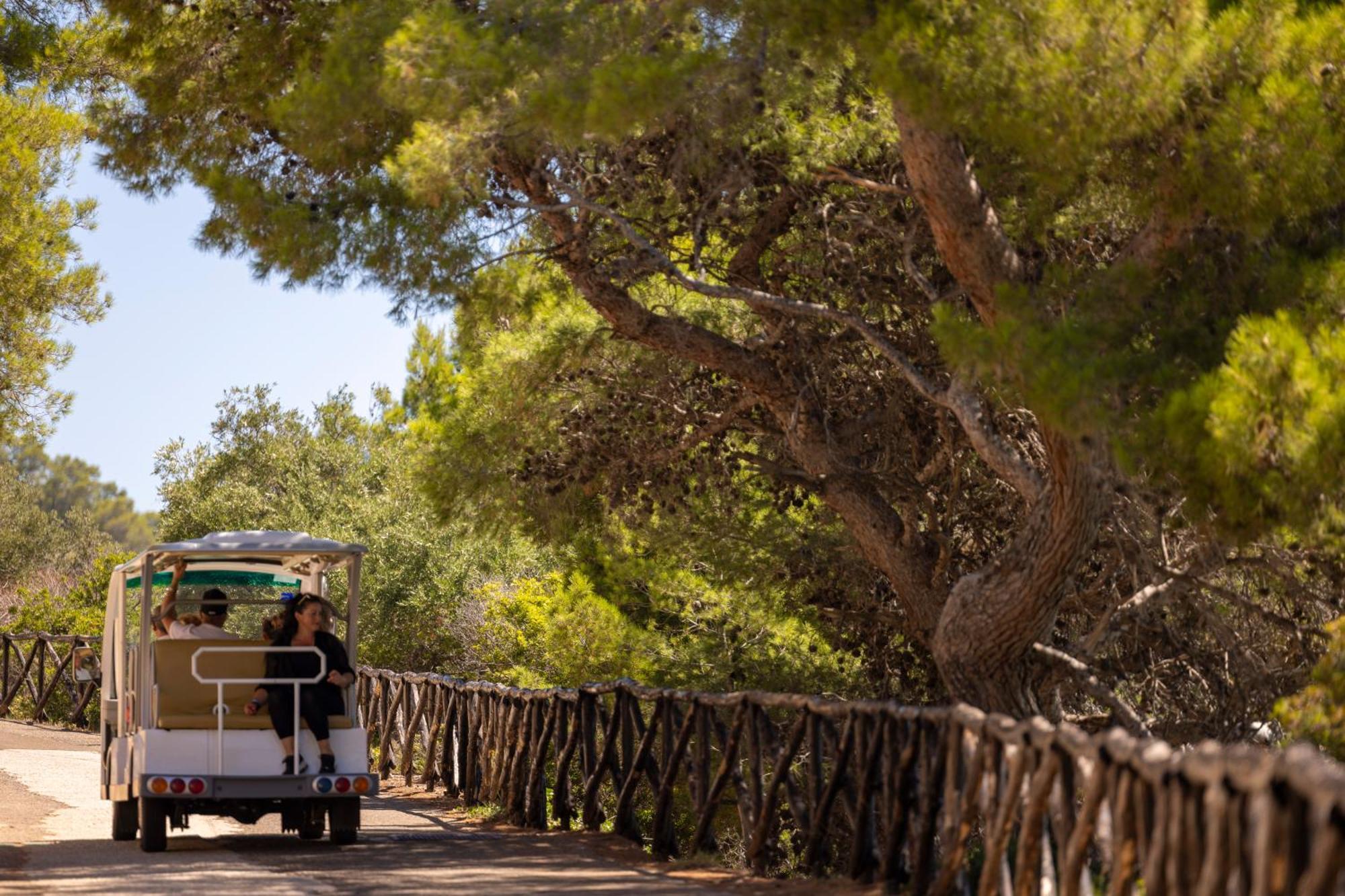 Pugnochiuso Resort Hotel Del Faro Vieste Bagian luar foto