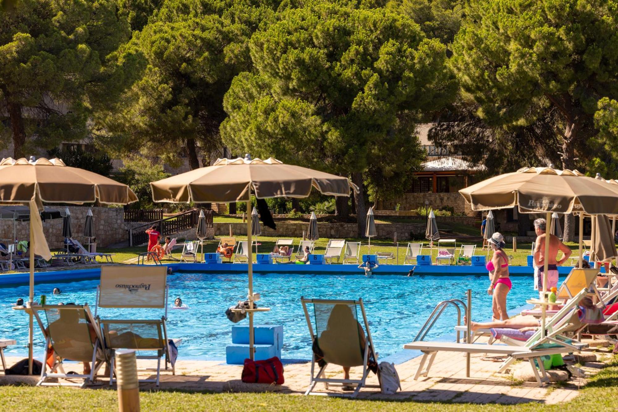 Pugnochiuso Resort Hotel Del Faro Vieste Bagian luar foto