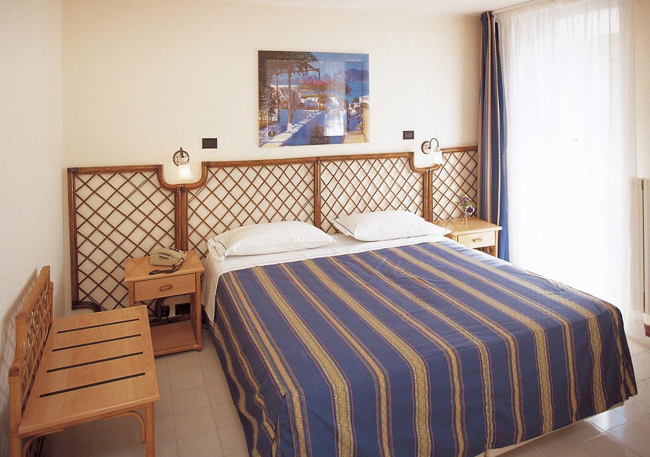 Pugnochiuso Resort Hotel Del Faro Vieste Bagian luar foto